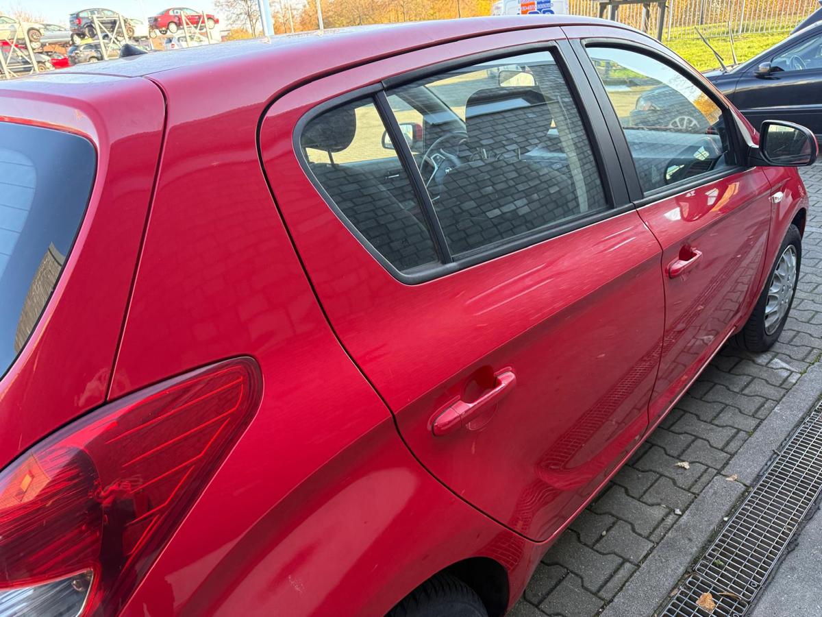 Hyundai I20 PB original Tür hinten rechts BH Electric Red Rohbau BJ09